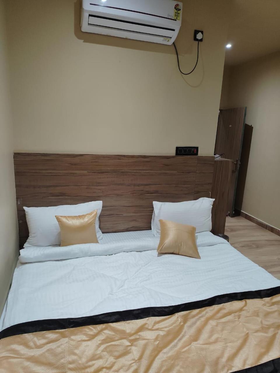The Velvet Sky Hotel & Resort Bahraich Екстериор снимка